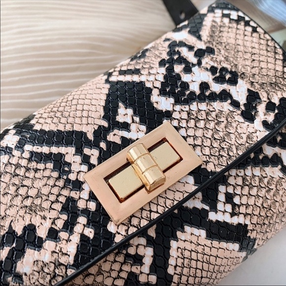 Snake Skin Print Shoulder Fanny Bag - Picture 5 of 8